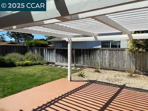 7182 Burton St, Dublin CA 94568