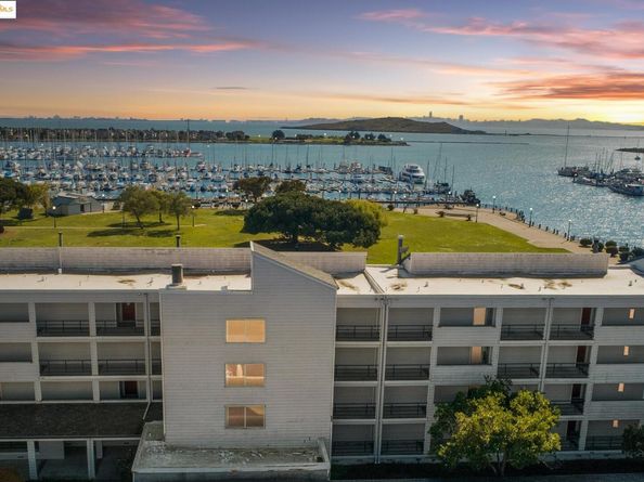 1205 Melville Sq 304, Richmond CA 94804