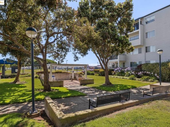 1205 Melville Sq 304, Richmond CA 94804