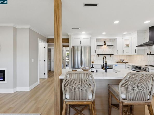 2101 Golden Rain Rd 14, Walnut Creek CA 94595