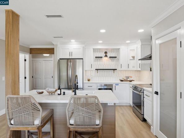 2101 Golden Rain Rd 14, Walnut Creek CA 94595