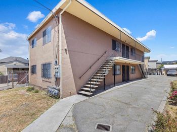 9918 Walnut St