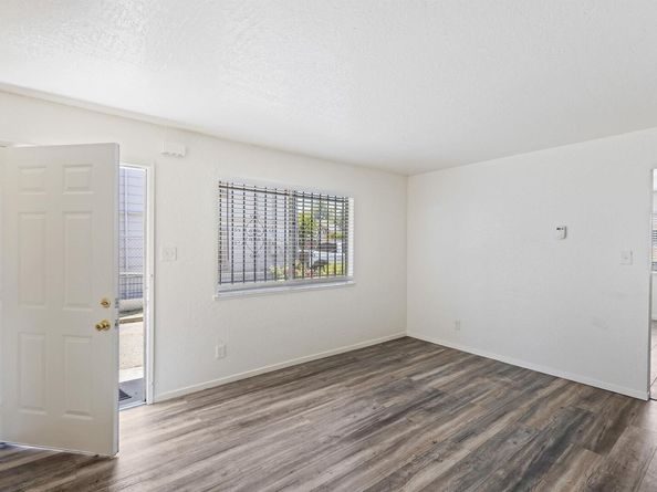 9918 Walnut St, Oakland CA 94603
