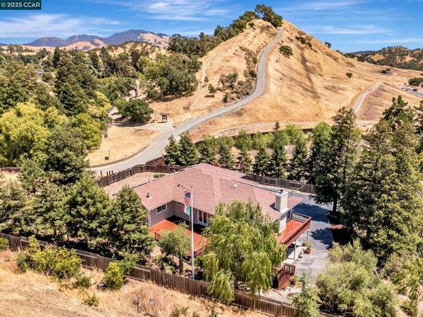 631 La Vista Rd, Walnut Creek CA 94598
