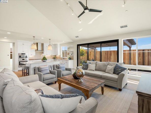 5375 Singh Circle, Union City CA 94587