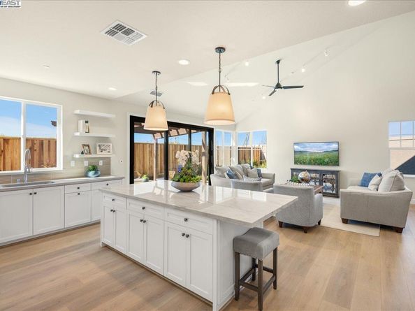 5375 Singh Circle, Union City CA 94587