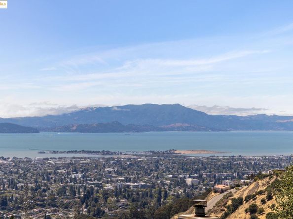 16032 Broadway Ter, Oakland CA 94611