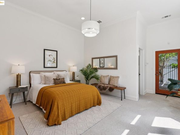 16032 Broadway Ter, Oakland CA 94611