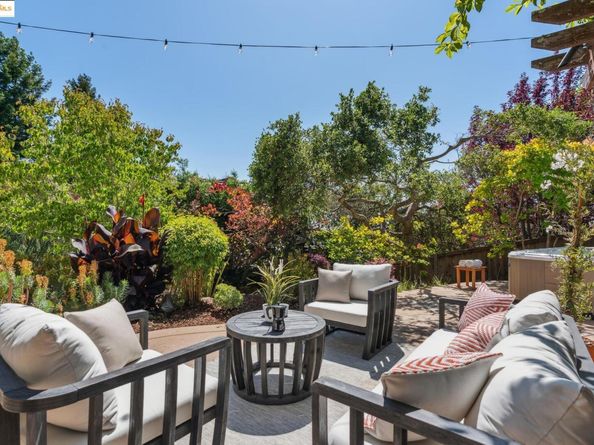 16032 Broadway Ter, Oakland CA 94611
