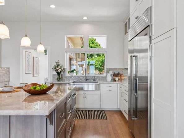 16032 Broadway Ter, Oakland CA 94611