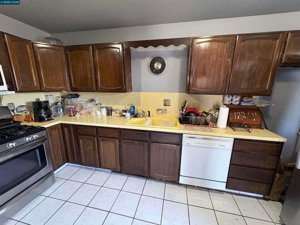 9501 Castlewood Street, Oakland CA 94603