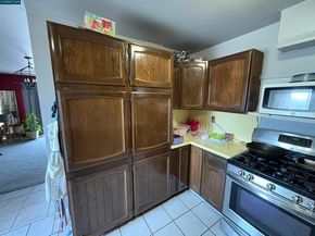9501 Castlewood Street, Oakland CA 94603
