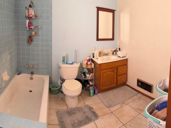 9501 Castlewood Street, Oakland CA 94603