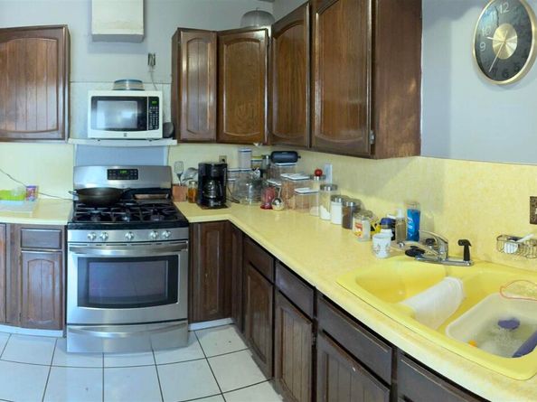 9501 Castlewood Street, Oakland CA 94603
