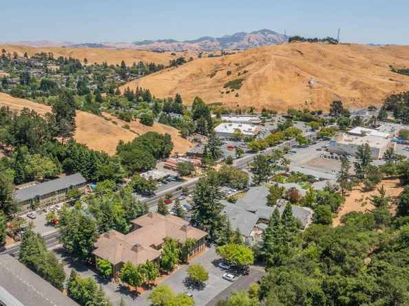 1965 Ascot Dr 6, Moraga CA 94556