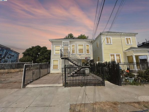 537 Chester St, Oakland CA 94607