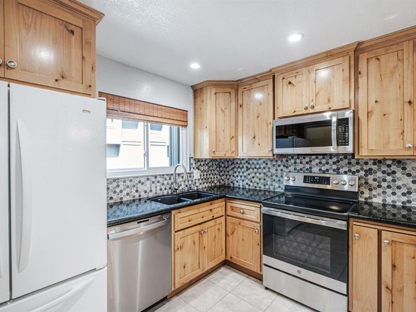 18018 Sahara Rd, Hayward CA 94541
