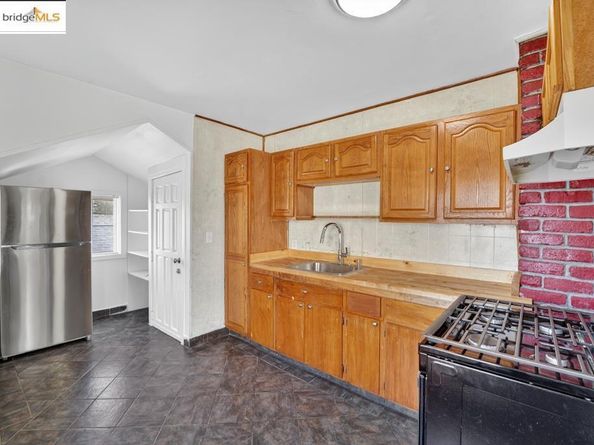 4114 E 17Th St, Oakland CA 94601