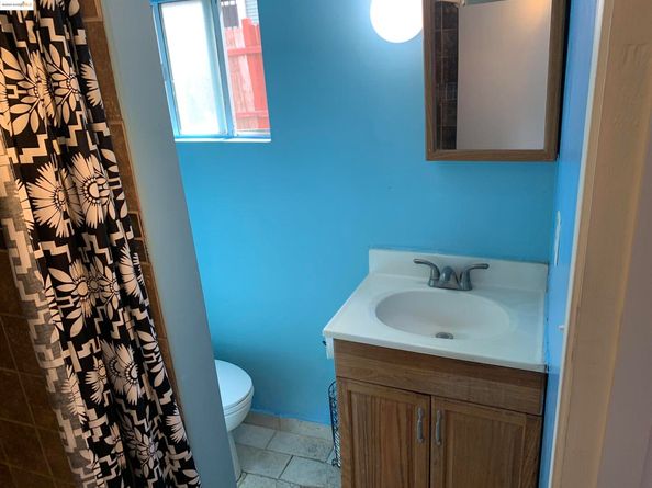 4114 E 17Th St, Oakland CA 94601