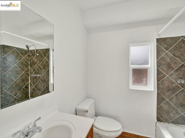 4114 E 17Th St, Oakland CA 94601