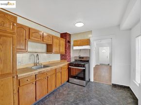 4114 E 17Th St, Oakland CA 94601