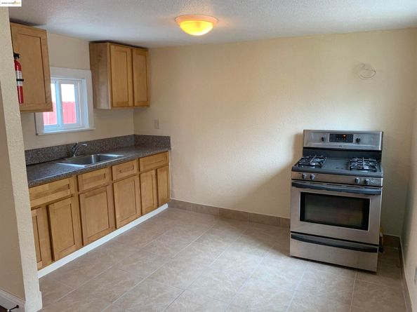 4114 E 17Th St, Oakland CA 94601
