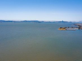 1001 Shoreline Dr 301, Alameda CA 94501