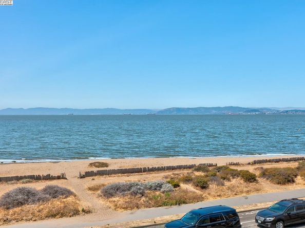 1001 Shoreline Dr 301, Alameda CA 94501