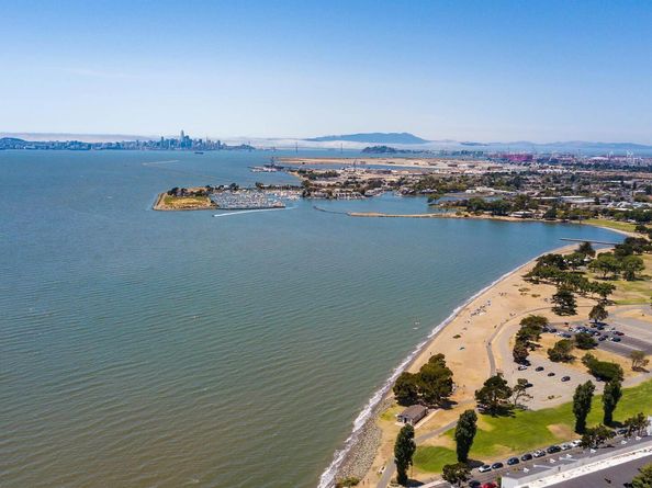 1001 Shoreline Dr 301, Alameda CA 94501