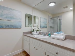 1001 Shoreline Dr 301, Alameda CA 94501