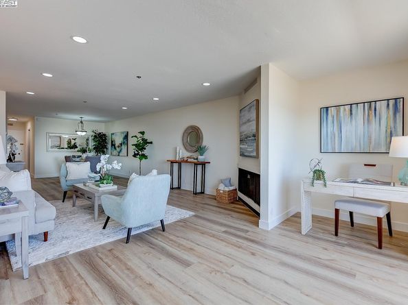 1001 Shoreline Dr 301, Alameda CA 94501
