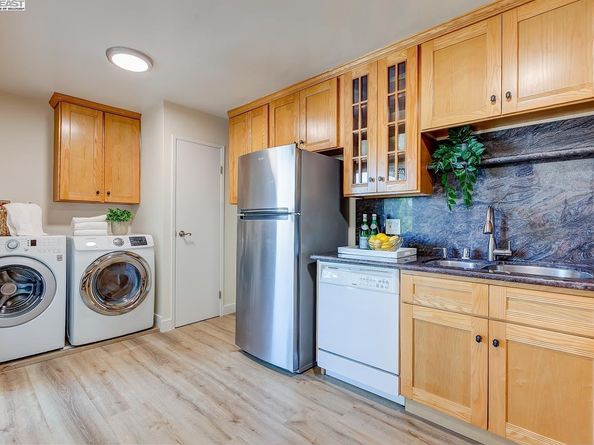 1001 Shoreline Dr 301, Alameda CA 94501
