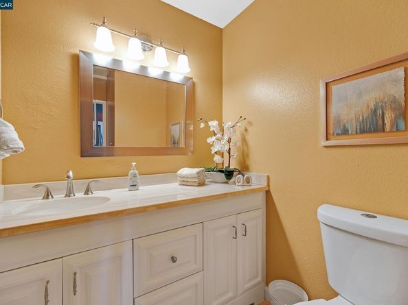 1496 Ashwood Dr, Martinez CA 94553
