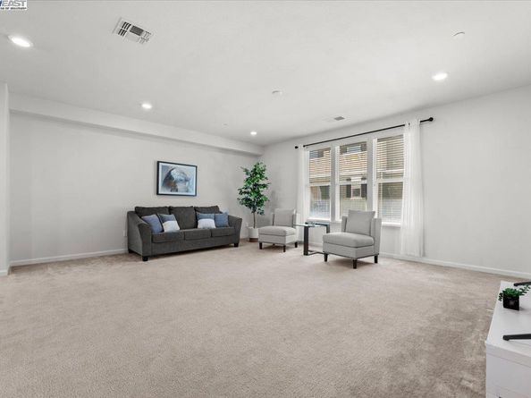 7090 Stags Leap Ln, Dublin CA 94568