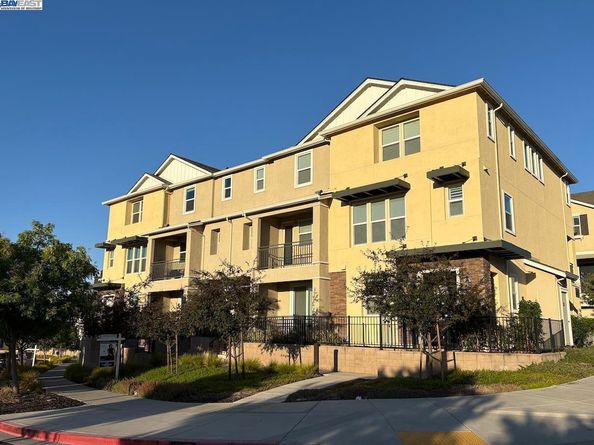 7090 Stags Leap Ln, Dublin CA 94568