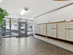 150 Pearl St 212, Oakland CA 94611