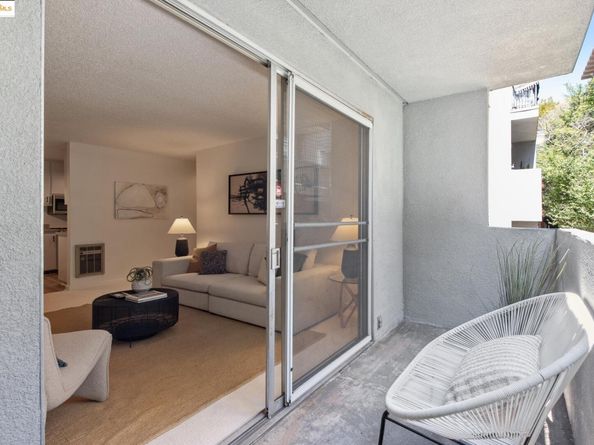 150 Pearl St 212, Oakland CA 94611