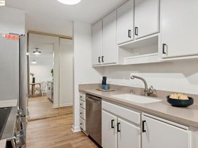 150 Pearl St 212, Oakland CA 94611