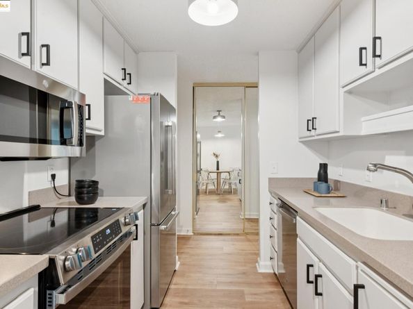 150 Pearl St 212, Oakland CA 94611