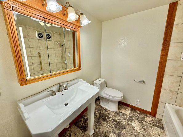 7308 Altura Pl, Oakland CA 94605