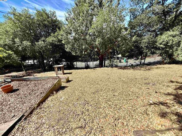 7308 Altura Pl, Oakland CA 94605