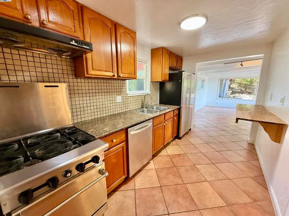 7308 Altura Pl, Oakland CA 94605