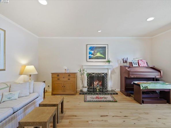 1834 Brooktree Way, Pleasanton CA 94566