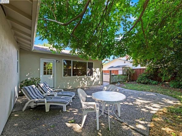 1834 Brooktree Way, Pleasanton CA 94566