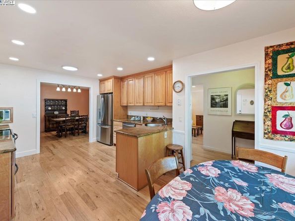 1834 Brooktree Way, Pleasanton CA 94566