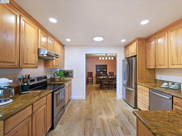 1834 Brooktree Way, Pleasanton CA 94566