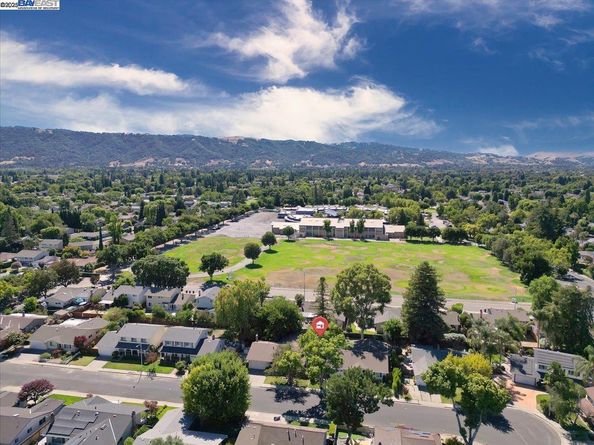 1834 Brooktree Way, Pleasanton CA 94566
