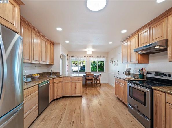 1834 Brooktree Way, Pleasanton CA 94566