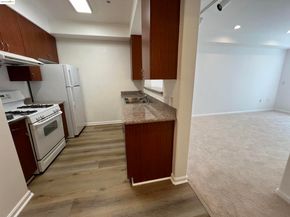 989 Franklin St 621, Oakland CA 94607