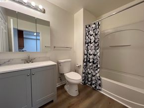 989 Franklin St 621, Oakland CA 94607